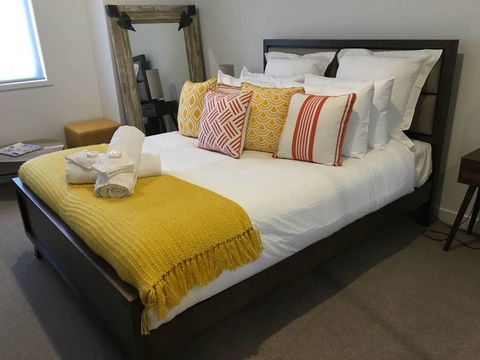 Executive Mansion, Spring Racing, Melbourne Cup - Accommodation 4U 2