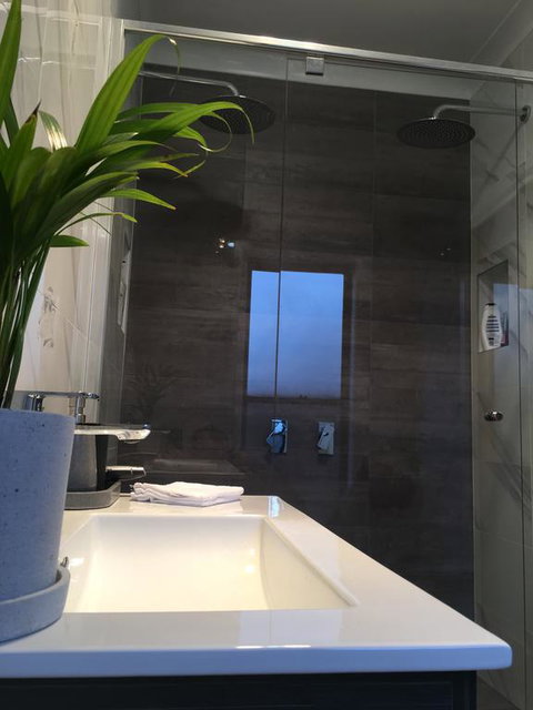 Executive Villa, Private 2 Bedroom In Ideal Location - Accommodation 4U 2