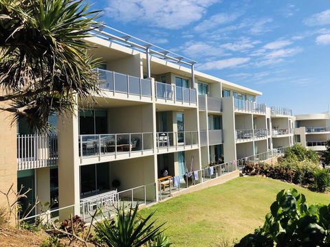 EXTRA LARGE 2 Bed Apartment - 3 Pools And Spa - Mountain View - BEACHFRONT LOCATION CABARITA BEACH - Accommodation 4U 3