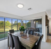 Fairway Village  Windaroo Lakes Golf Club - Accommodation 4U