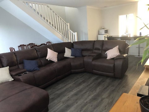 Falcon Bay 4x4 Townhouse - Accommodation 4U 3