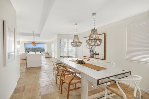 Family House With BBQ Deck, Water View And Parking - Accommodation 4U 3