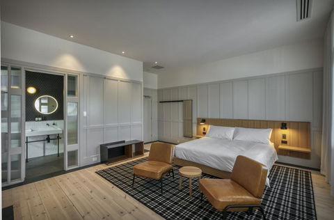 Farmers Home Hotel - Accommodation 4U 2