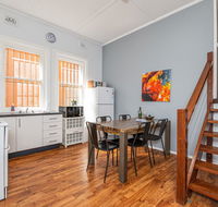 Five Ways CBD Apartment - Spacious Wifi Free Parking - Accommodation 4U