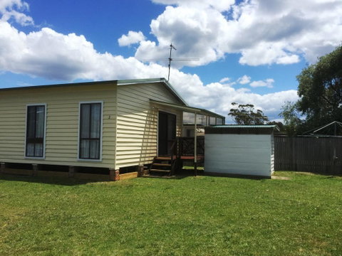 Flat 2, 42 McMillan Rd - Accommodation 4U 0