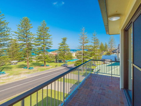 Flinders Lodge - Fantastic Views, Opposite Main Beach - Accommodation 4U 3