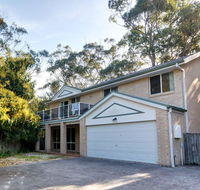 Four Bedroom Quality Townhouse - Accommodation 4U