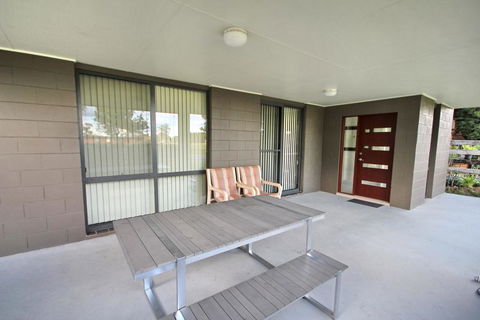 FRASERS COTTAGE- 23 Castle St Laurieton - Accommodation 4U 2