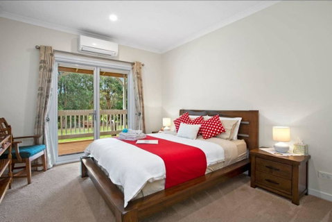 GALBRAITH BEACH STUDIO 1 - Accommodation 4U 0