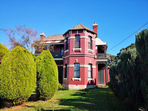 GH1886 - Accommodation 4U 1