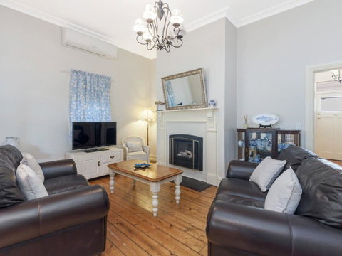 Ginabella - Accommodation 4U 3