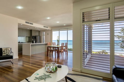 Glenelg Absolute Beachfront - One Of Only Two Homes - Accommodation 4U 0