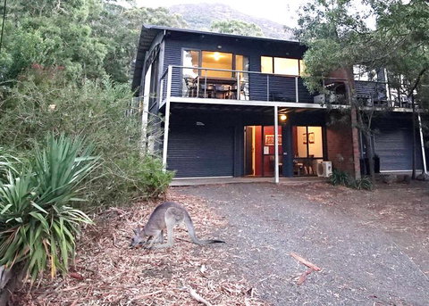 Glengarriff Townhouse 2 - Accommodation 4U 1