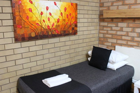 Golden Harvest Motor Inn Moree - Accommodation 4U 2