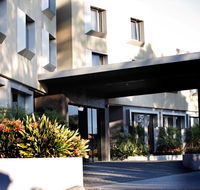 Golden Pebble Hotel - Accommodation 4U