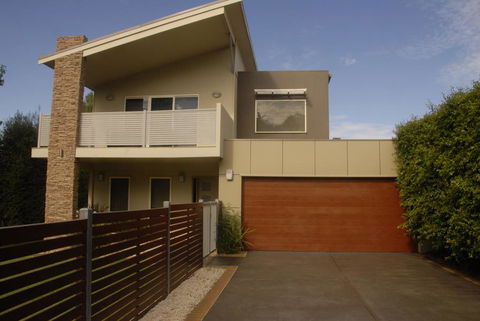 Grand Escape McKenzie - Boutique Rentals - Accommodation 4U 2