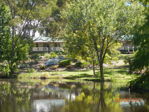 Granite Gardens Cottages & Lake Retreat - Accommodation 4U 0