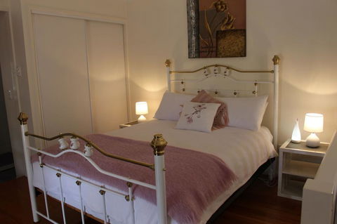 Granite Gardens Cottages & Lake Retreat - Accommodation 4U 1