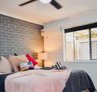 Grey Brick Apartment - Accommodation 4U