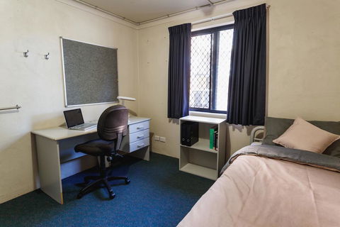 Guild House 6 Bedroom Flat - Accommodation 4U 3
