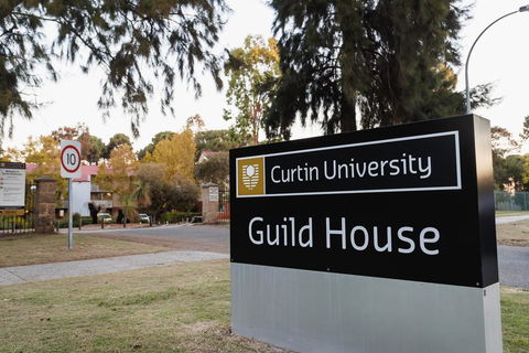 Guild House 6 Bedroom Flat - Accommodation 4U 1