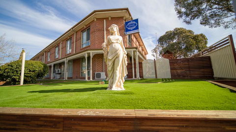 Hamilton's Queanbeyan Motel - Accommodation 4U 0