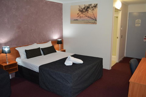 Hampton Villa Motel - Accommodation 4U 2