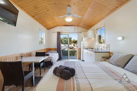 Harbour Lights Tourist Park - Accommodation 4U 1
