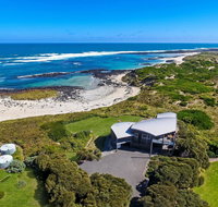 HEARN'S BEACH HOUSE - Accommodation 4U