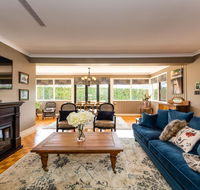 Hedge House - luxury space style great location - Accommodation 4U