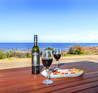 High Tide - Wallaroo Beachfront Property - Pet-Friendly - Accommodation 4U