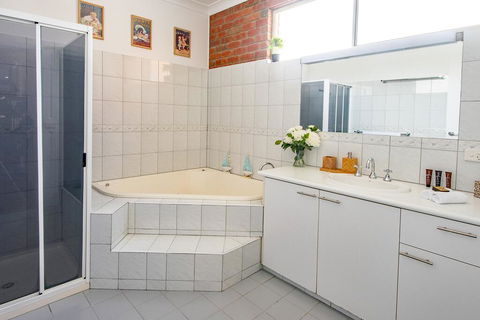 High Tide Five Star Appartment - Accommodation 4U 2