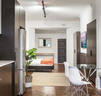 High-End Studio Near Parks Theatres and Dining - Accommodation 4U