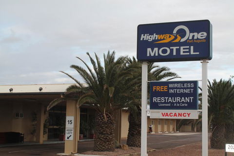 Highway One Motel - Accommodation 4U 3
