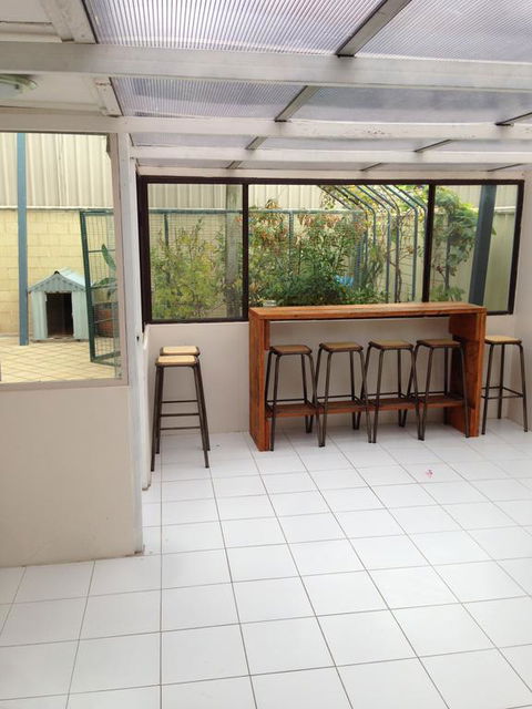 Hillarys Family Holiday Home - Accommodation 4U 1