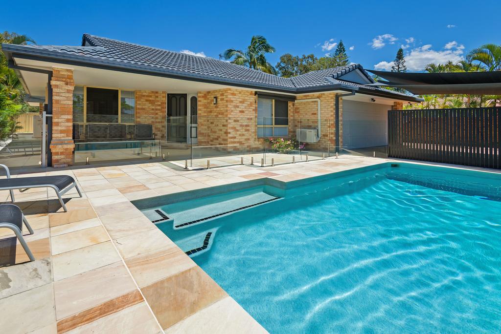 South Stradbroke Island QLD Accommodation 4U