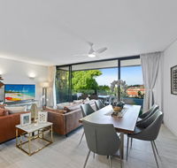 HomeHotel Ultra Luxurious 3 bedroom penthouse. - Accommodation 4U