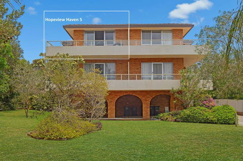 HOPEVIEW HAVEN 5 - DUNBOGAN ACCOMODATiON - Accommodation 4U 0