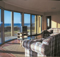 Horizons Beachfront Apartment - Accommodation 4U