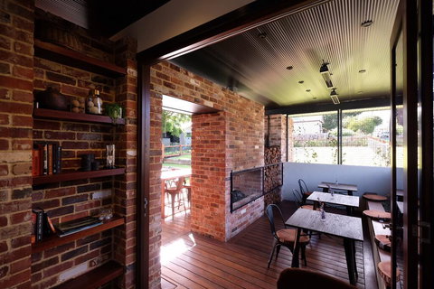 Jaspers Cabins - Accommodation 4U 2