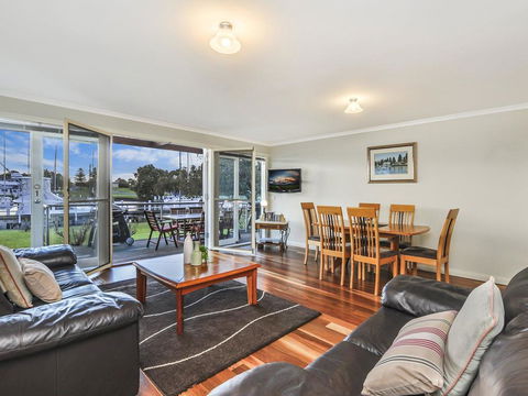 JOHANSSON'S PERCH No. 1 - Accommodation 4U 0