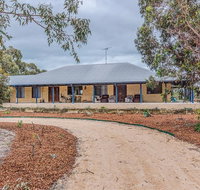 Kangaroo Lake Homestead - Accommodation 4U