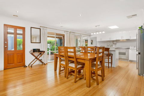 KARINYA - MORNINGTON - Accommodation 4U 2