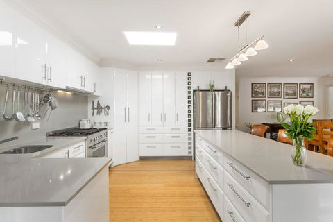 KARINYA - MORNINGTON - Accommodation 4U 1
