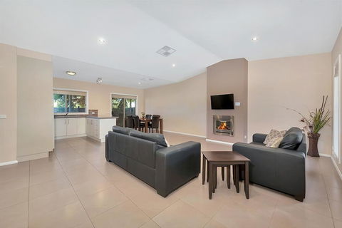 Kennedy Holiday Villas - Accommodation 4U 3