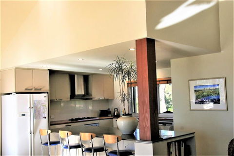 Kenwood Bank Vineyard Retreat - Accommodation 4U 2