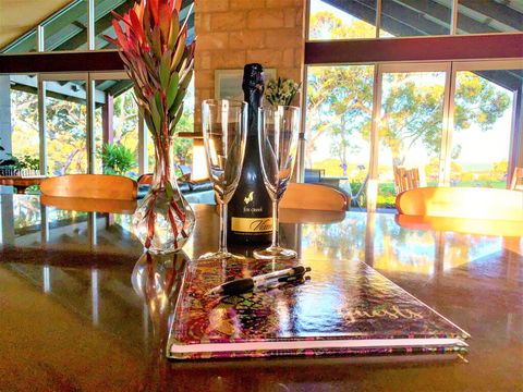 Kenwood Bank Vineyard Retreat - Accommodation 4U 1