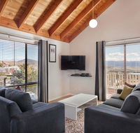 Kestrels Rest 2/116 Gippsland Street - Accommodation 4U