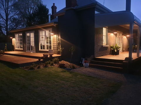 Kings Cottage Uralla - Accommodation 4U 2