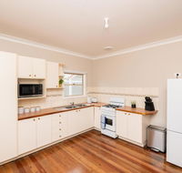 Kinross on Cox Sweet Neat  Simple  Wifi - Accommodation 4U